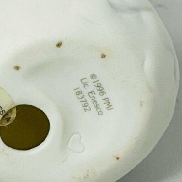 Precious Moments snow bunny rabbit w/ scarf 1996 183792 collectible figurine Exc - Picture 6 of 6